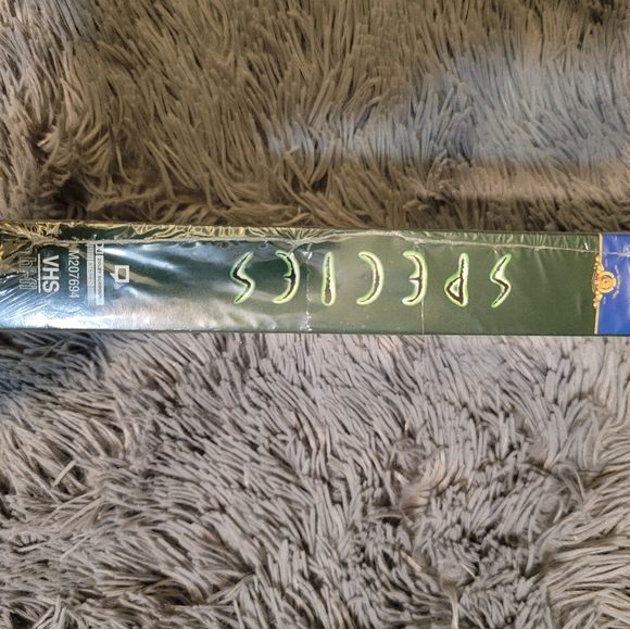 SPECIES VHS Movie (1995) - Picture 8 of 9